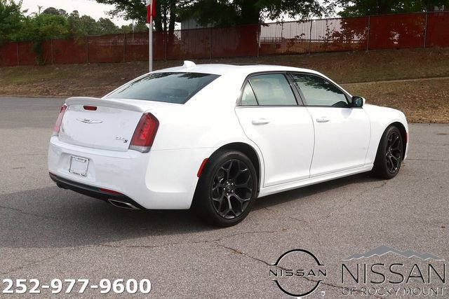 Used 2020 Chrysler 300 S RWD image 5