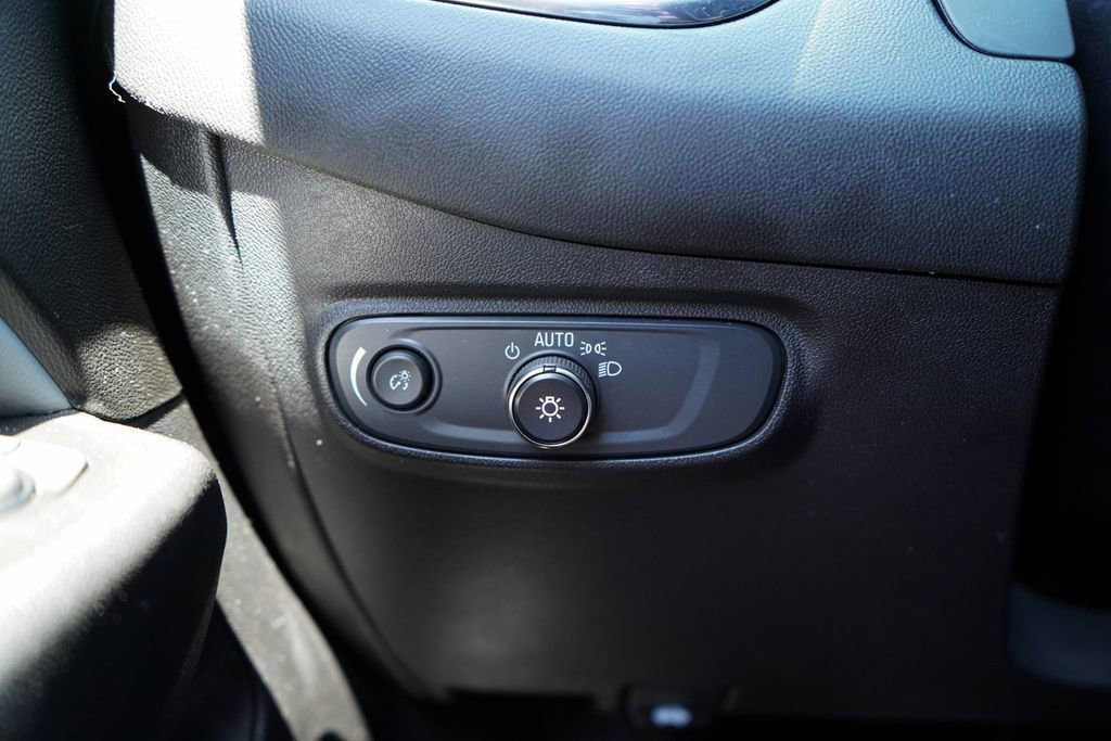 Used 2022 Chevrolet Equinox LS FWD image 29