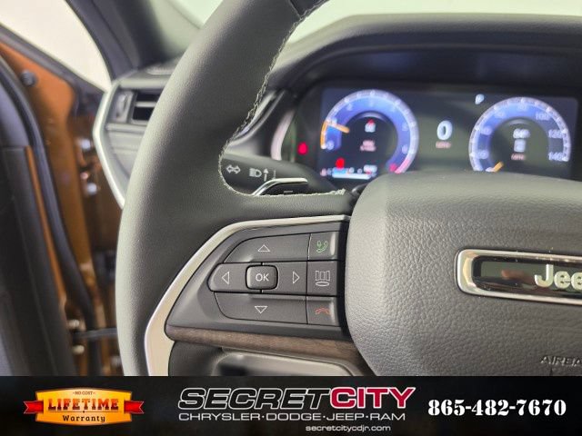 New 2026 Jeep Grand Cherokee Limited w/ Limited Altitude Package AWD/4WD image 17