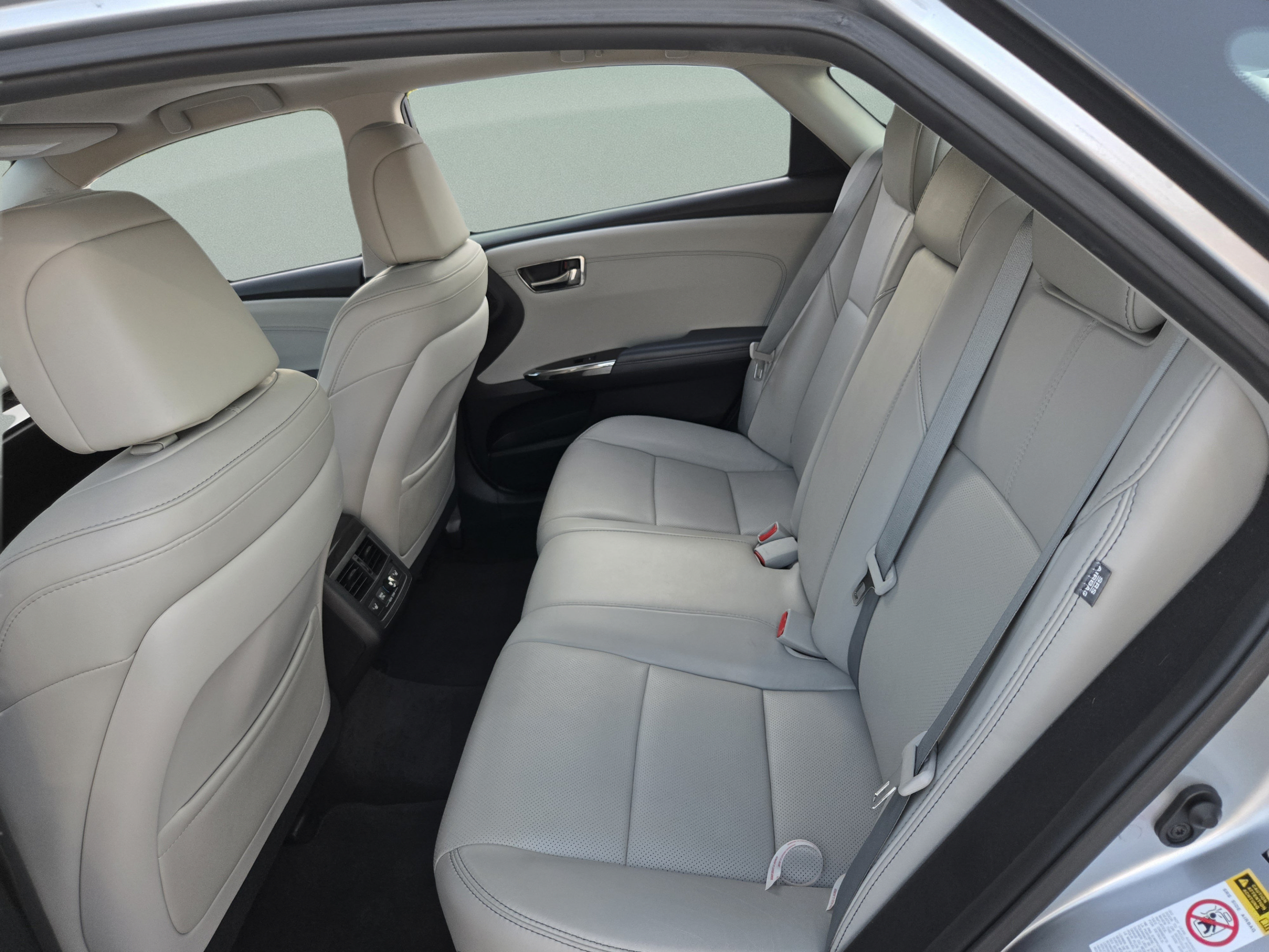 Used 2015 Toyota Avalon Limited FWD image 21