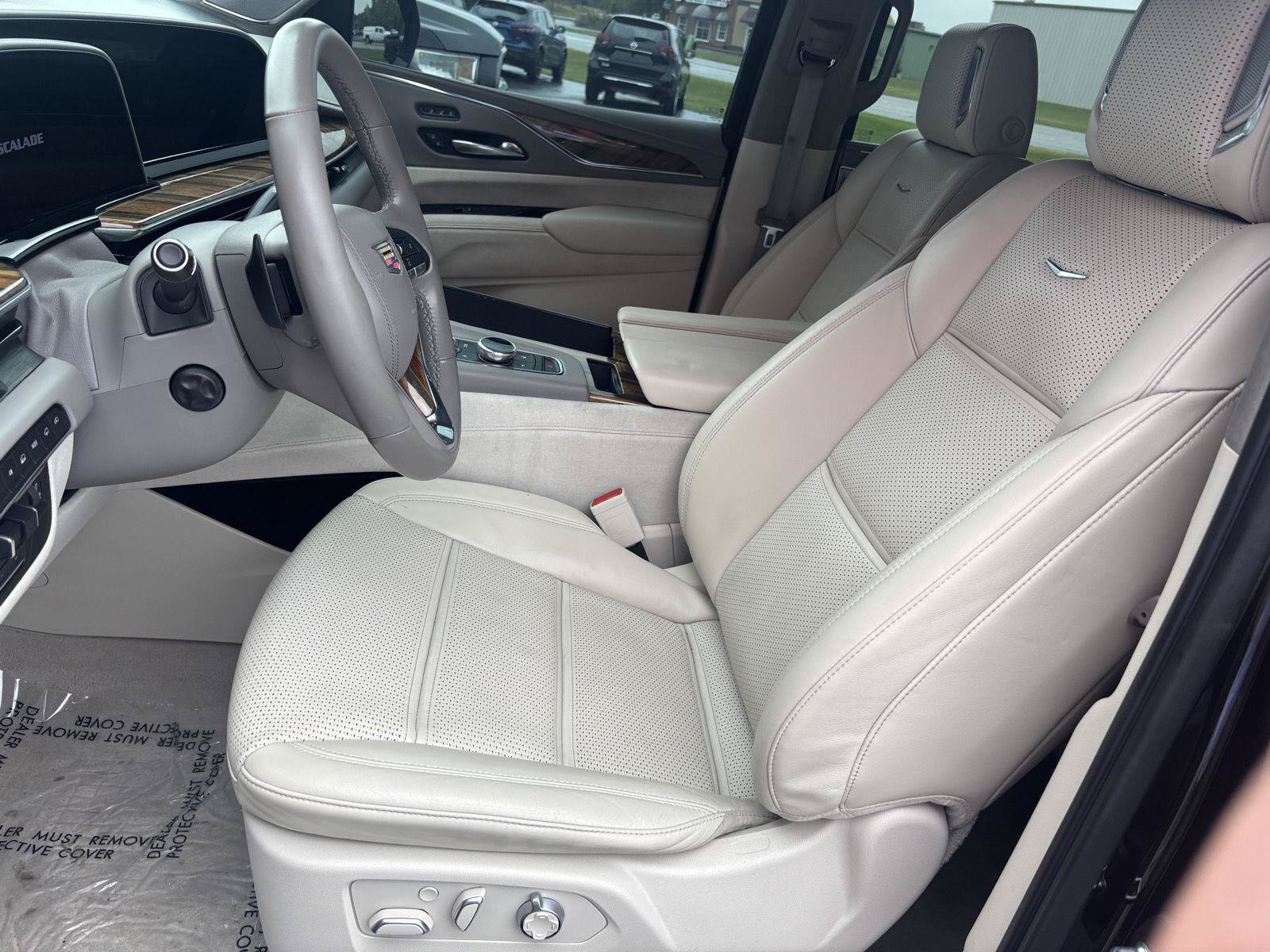 Used 2021 Cadillac Escalade ESV Premium Luxury Platinum AWD/4WD image 14