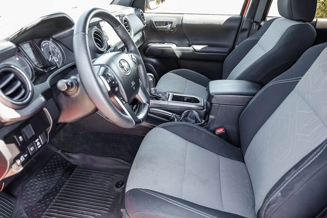 Used 2022 Toyota Tacoma TRD Off-Road AWD/4WD image 22