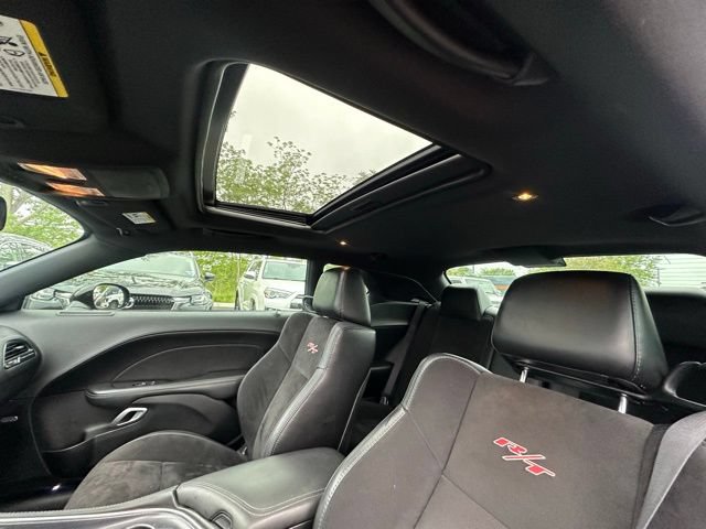 Used 2016 Dodge Challenger R/T Scat Pack w/ Leather Interior Group RWD image 28