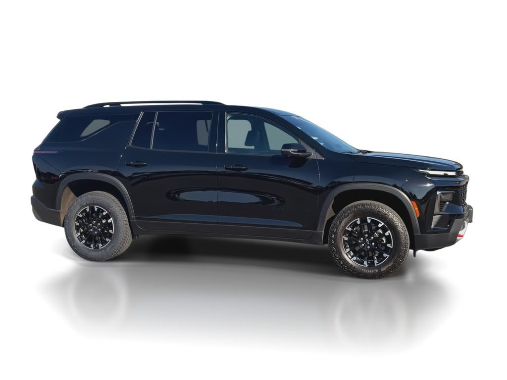 Certified 2025 Chevrolet Traverse Z71 w/ Driver Confidence Package AWD/4WD image 2