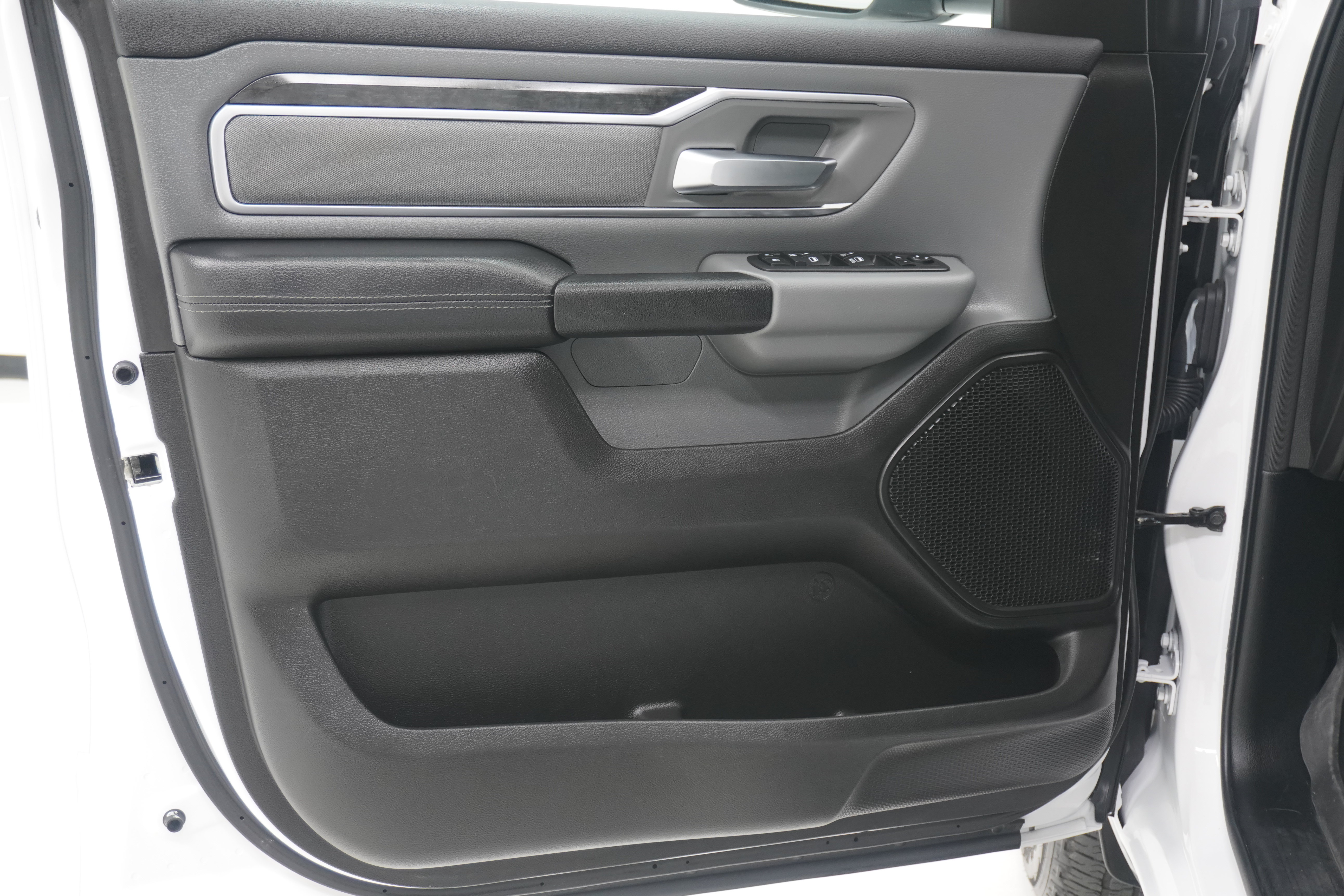 Used 2019 RAM 1500 Big Horn AWD/4WD image 14