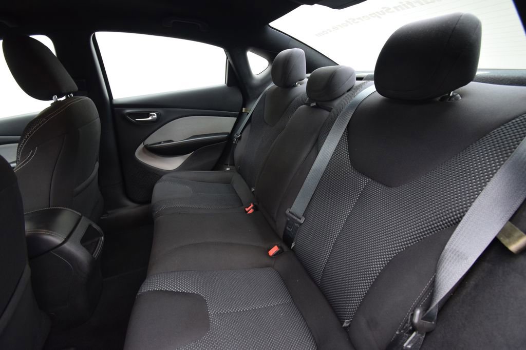 Used 2015 Dodge Dart SXT image 17