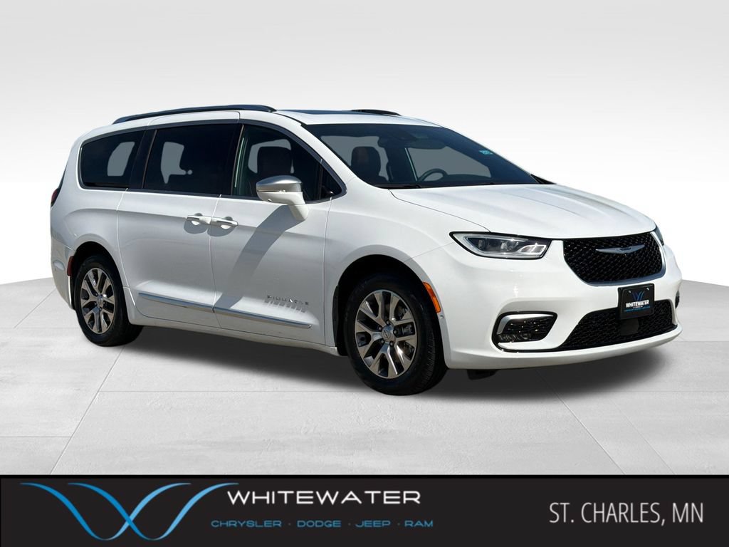 Used 2024 Chrysler Pacifica Pinnacle