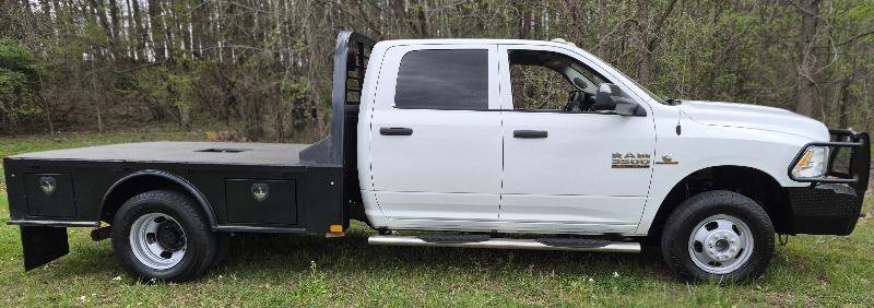 Used 2018 RAM 3500 Tradesman w/ Chrome Appearance Group AWD/4WD image 2