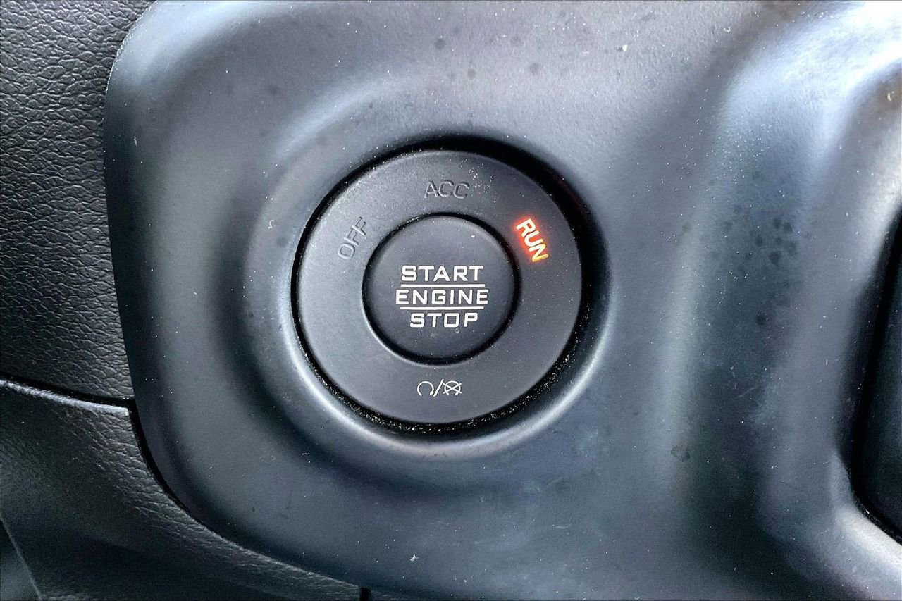 Certified 2022 Jeep Wrangler Unlimited Rubicon w/ Cold Weather Group image 28