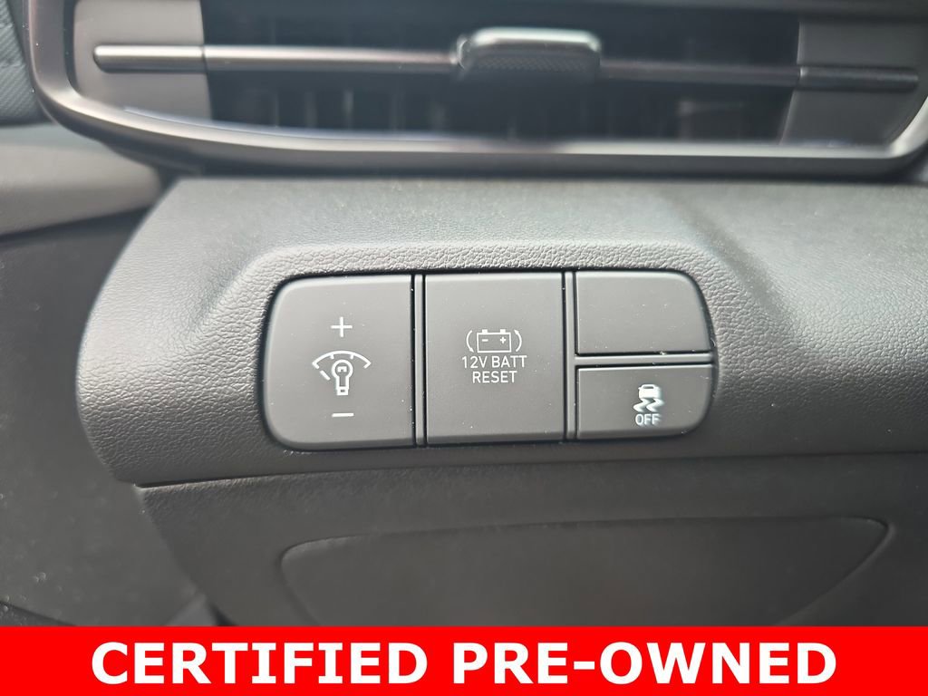 Certified 2025 Hyundai Elantra SEL image 27
