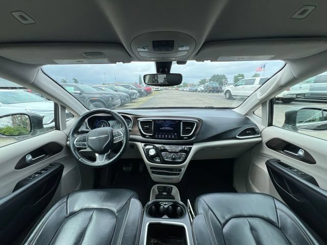 Used 2018 Chrysler Pacifica Touring-L Plus FWD image 15