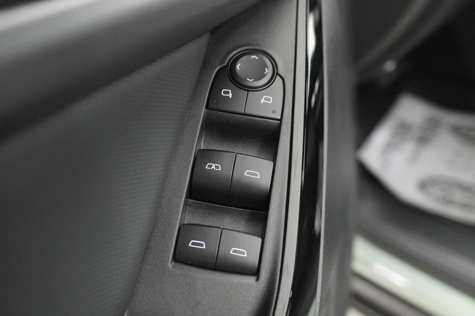 Used 2026 Chevrolet Equinox LT w/ Midnight Edition FWD image 19