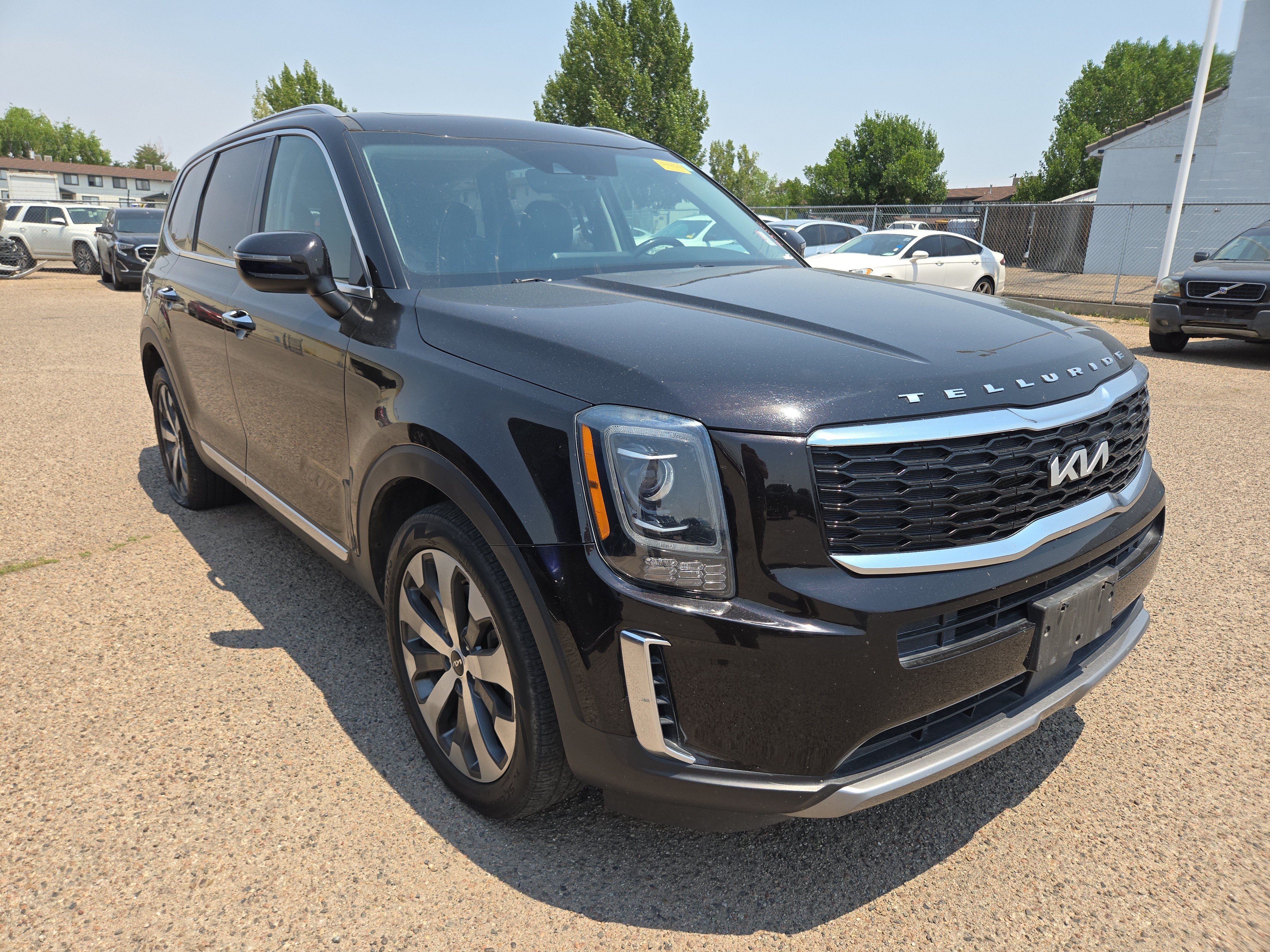 Used 2022 Kia Telluride S FWD image 3