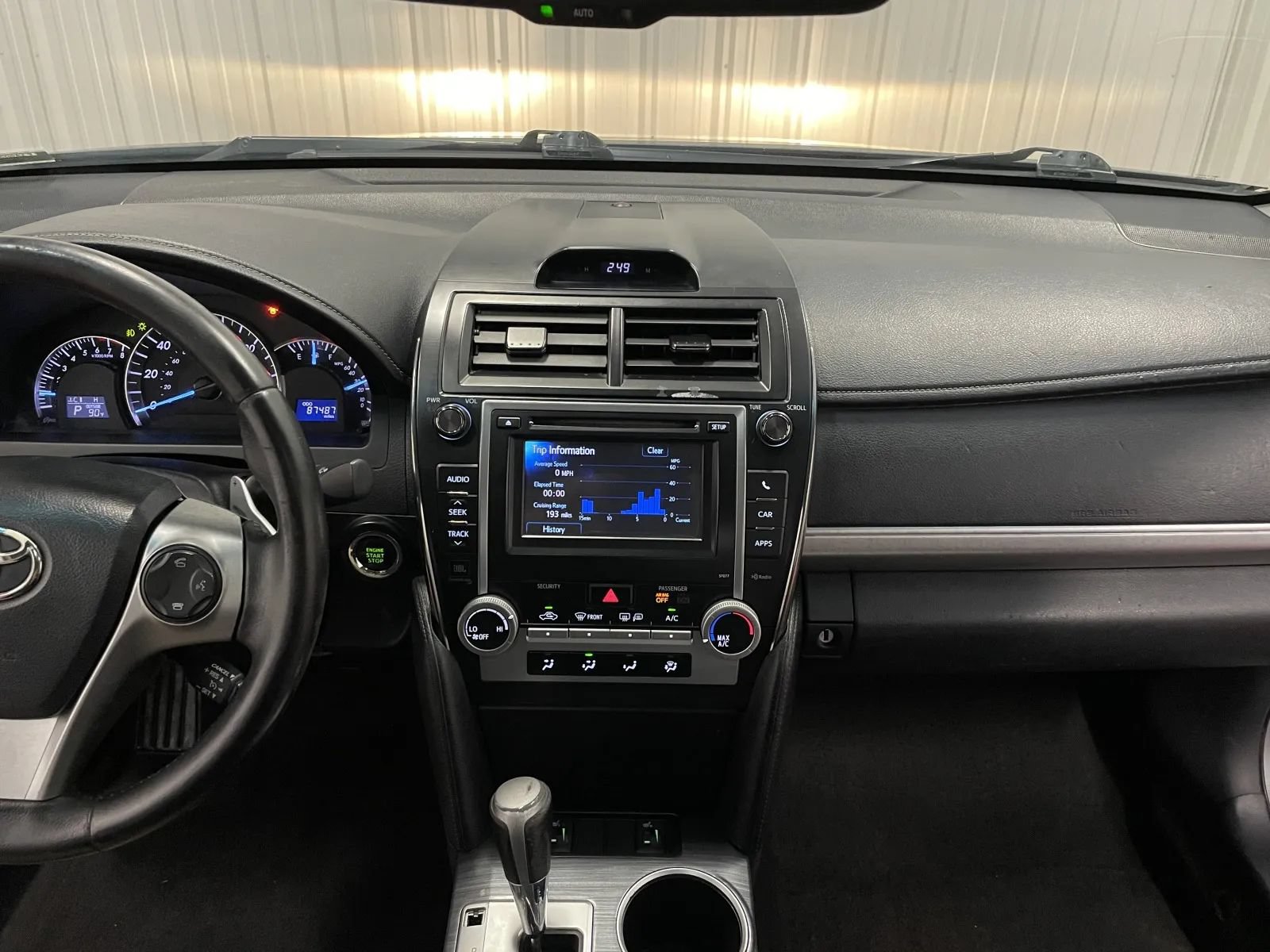 Used 2013 Toyota Camry SE w/ Leather Pkg FWD image 30