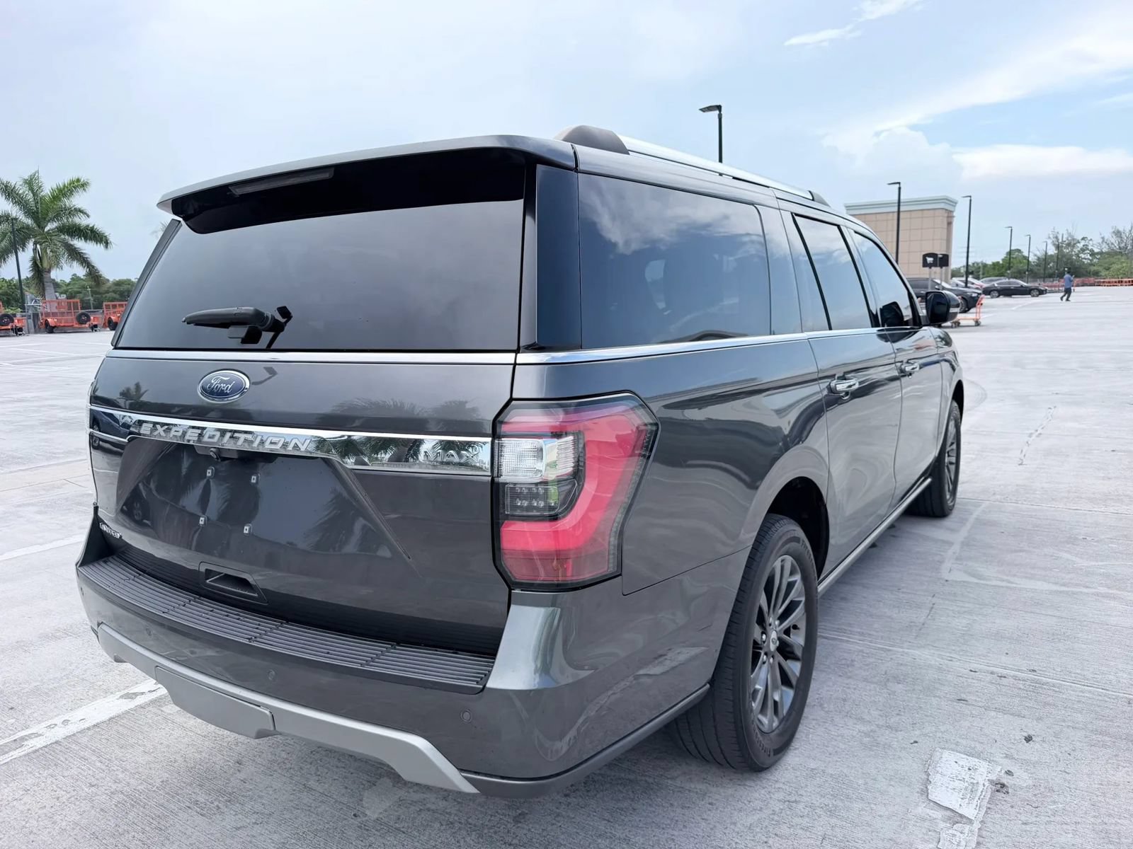 Used 2020 Ford Expedition Max Limited RWD image 5