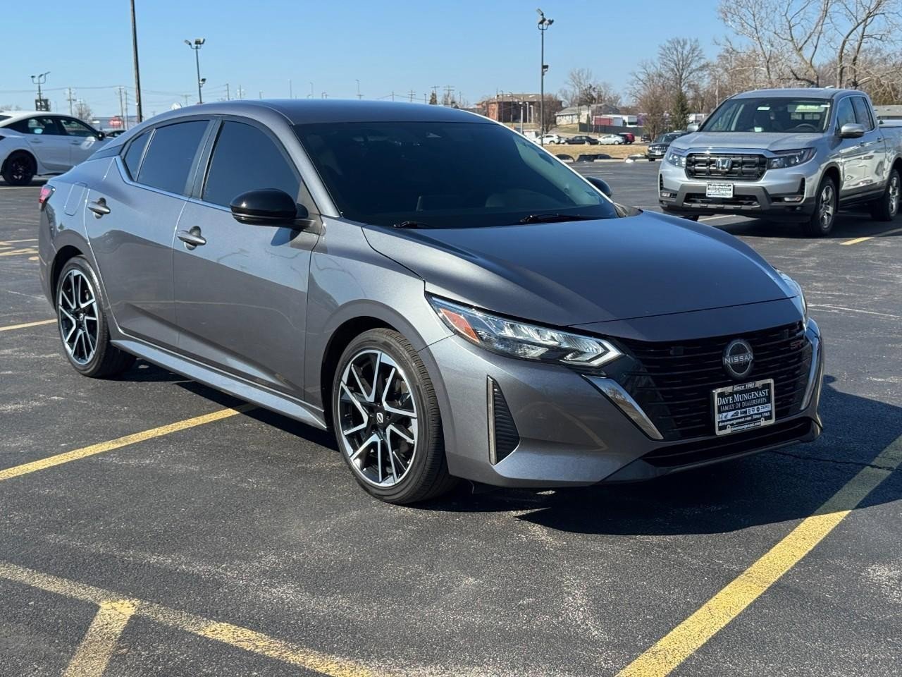 Used 2024 Nissan Sentra SR FWD image 2