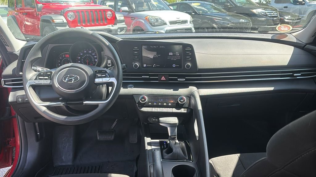 Used 2023 Hyundai Elantra SEL FWD image 14