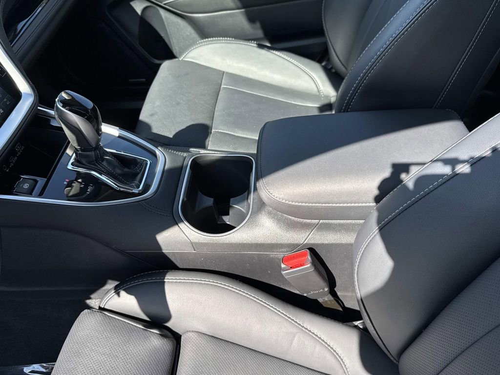 Used 2024 Subaru Legacy Limited AWD/4WD image 16
