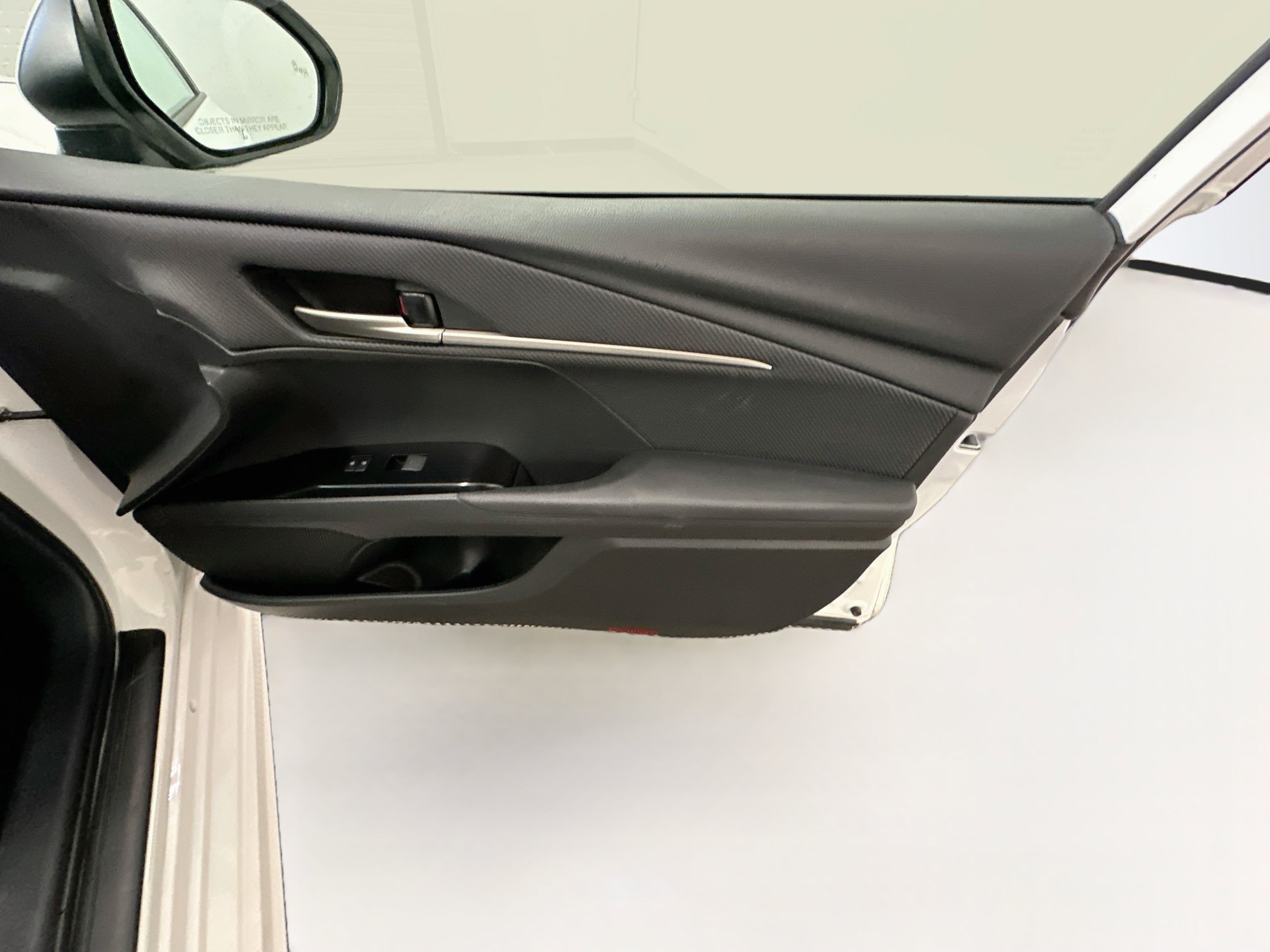 Used 2025 Toyota Camry SE FWD image 32