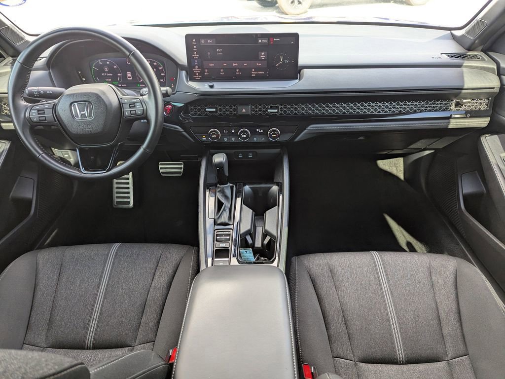 Used 2024 Honda Accord Sport image 11
