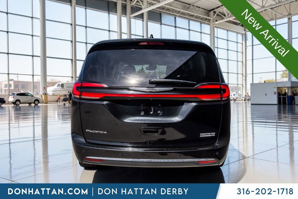 Used 2023 Chrysler Pacifica Touring-L FWD image 29
