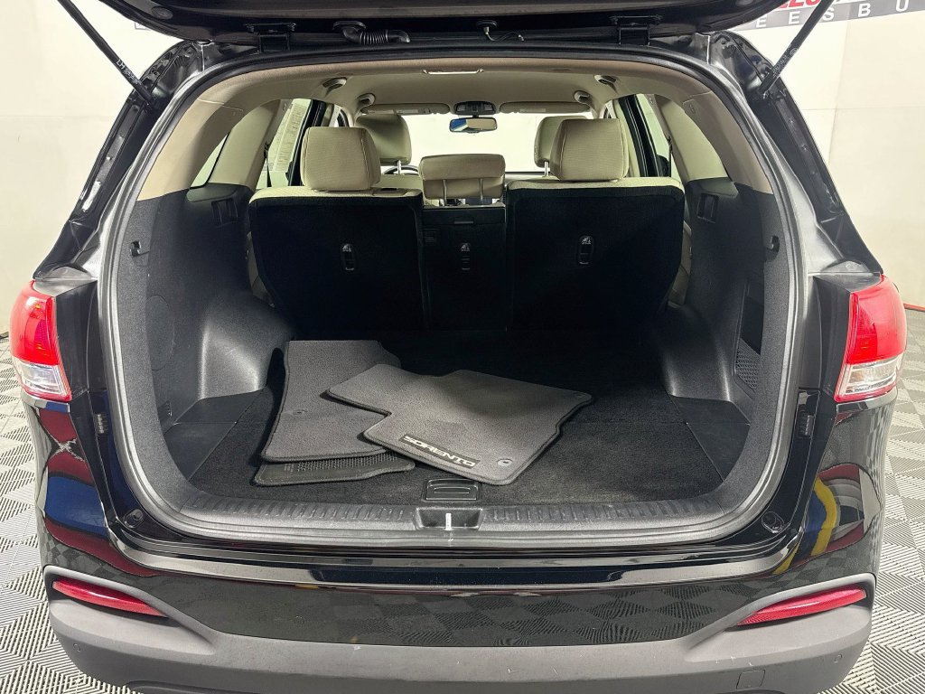 Used 2017 Kia Sorento FWD w/ LX Convenience Package image 25