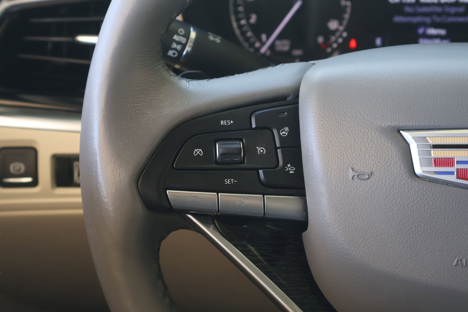 Used 2021 Cadillac XT6 Premium Luxury FWD image 23