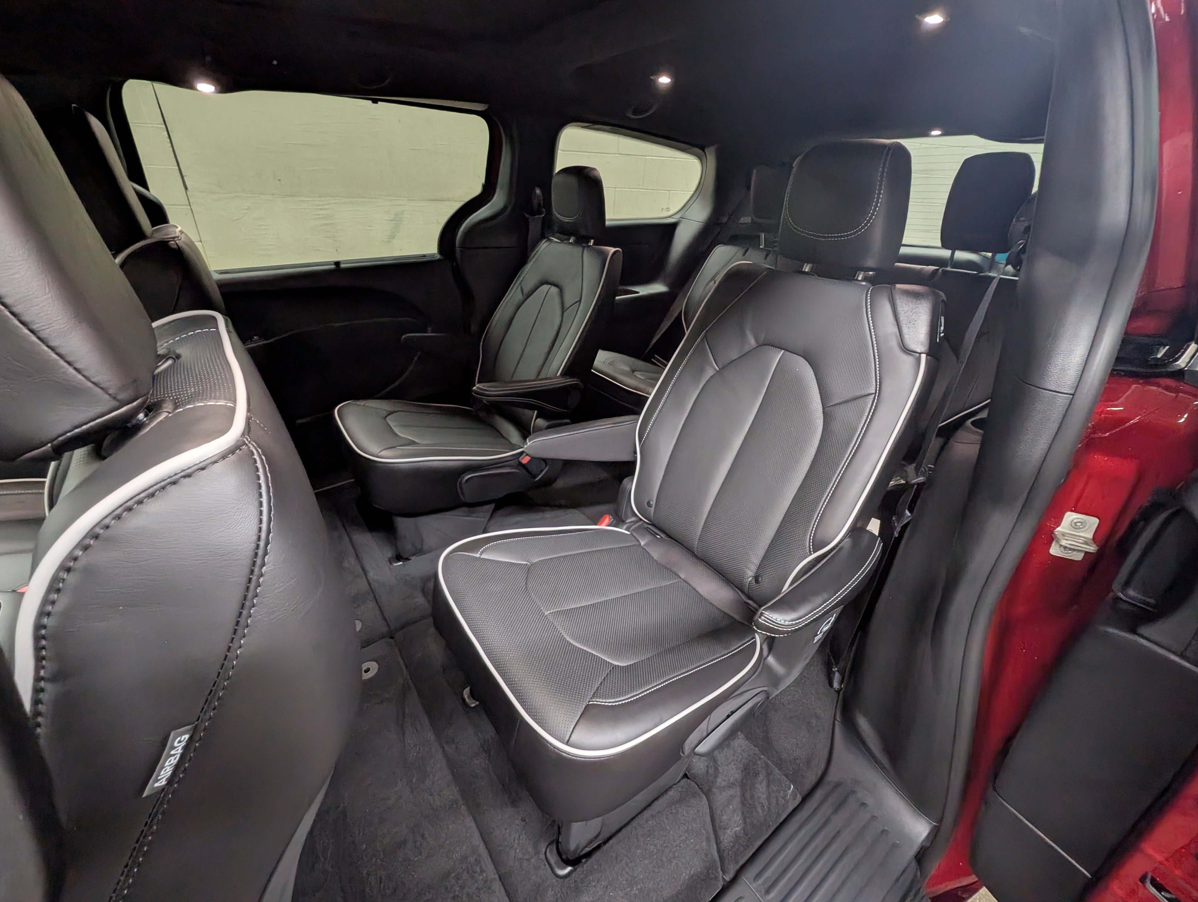 New 2026 Chrysler Pacifica Limited image 5