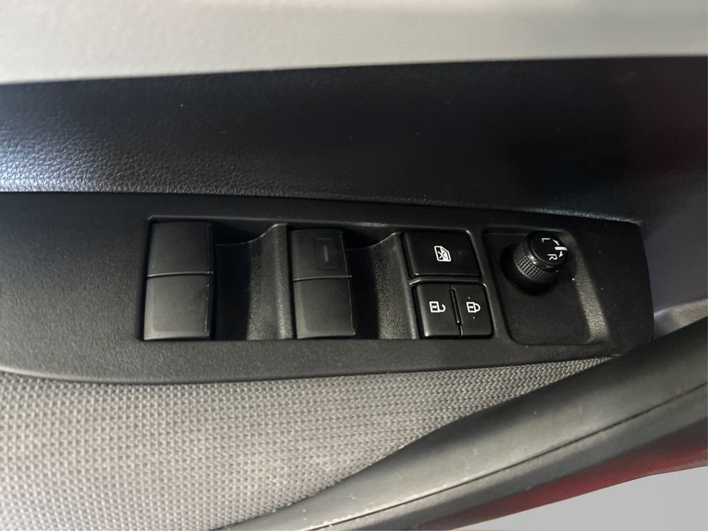 Used 2021 Toyota Corolla LE image 31