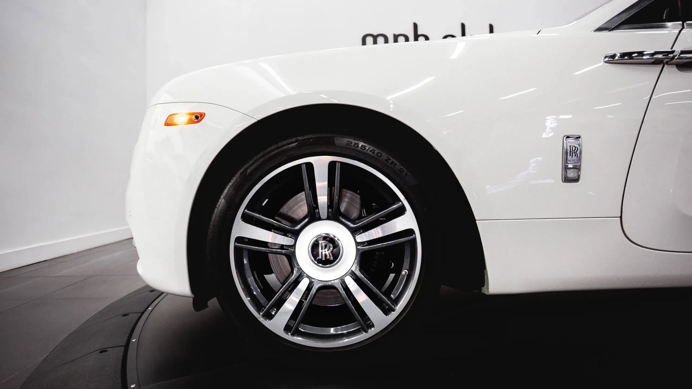 Used 2015 Rolls-Royce Wraith RWD image 18
