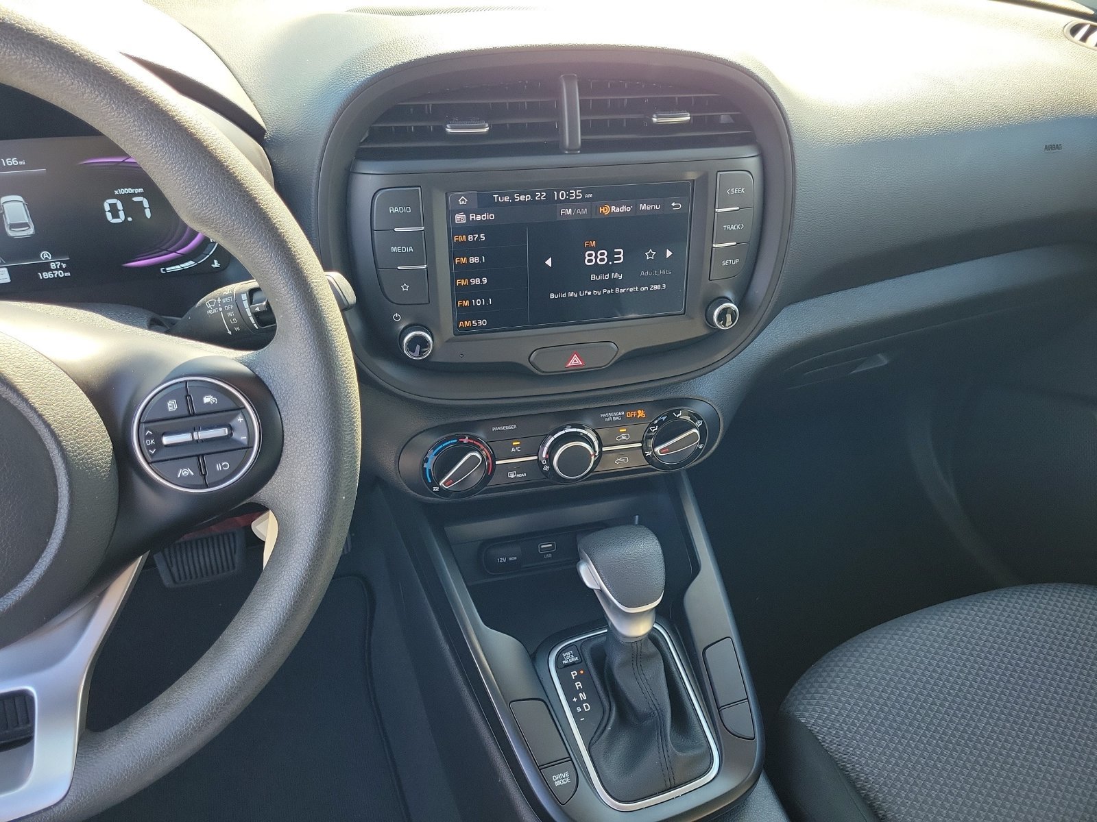 Used 2025 Kia Soul LX FWD image 20