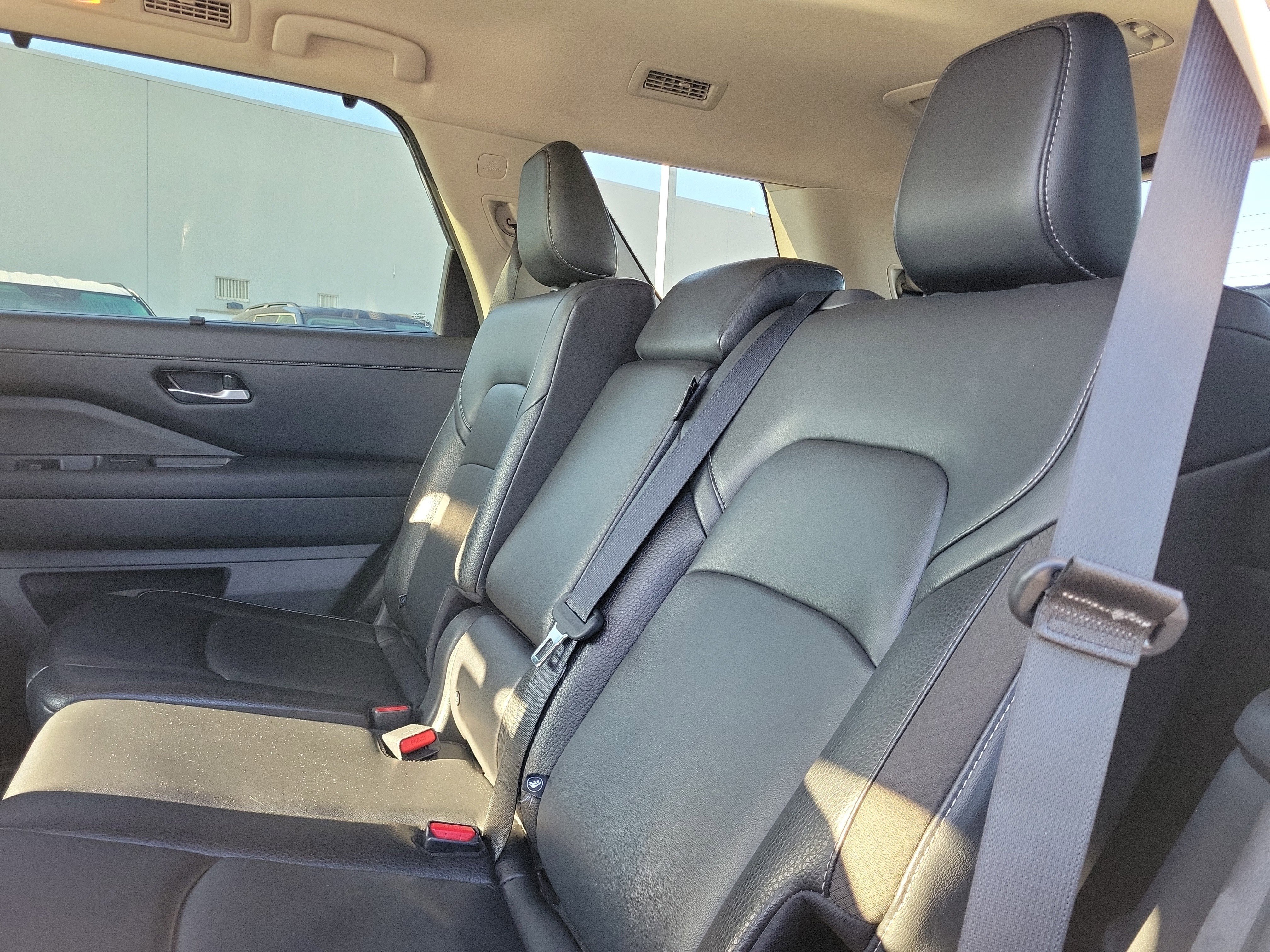 Used 2024 Nissan Pathfinder SL image 13