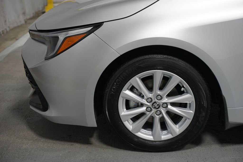 Certified 2025 Toyota Corolla SE image 5
