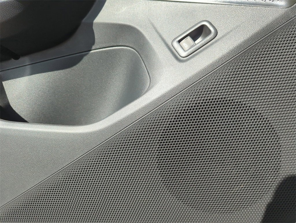 New 2026 Volkswagen Tiguan SE R-Line image 33