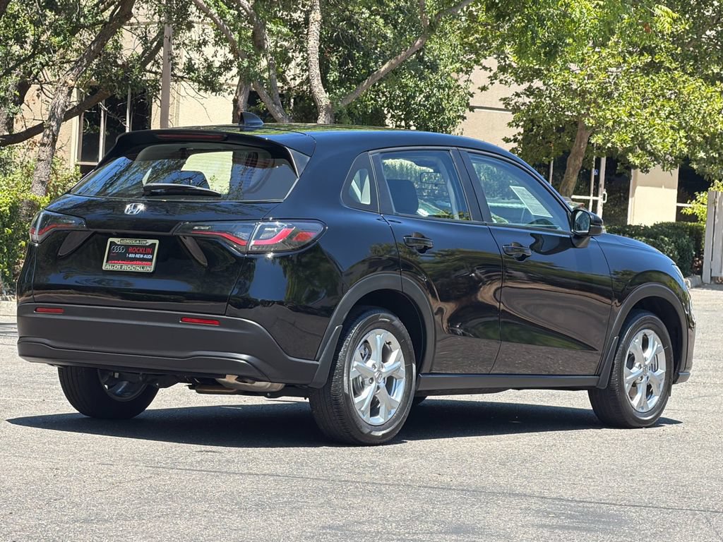 Used 2023 Honda HR-V LX image 5