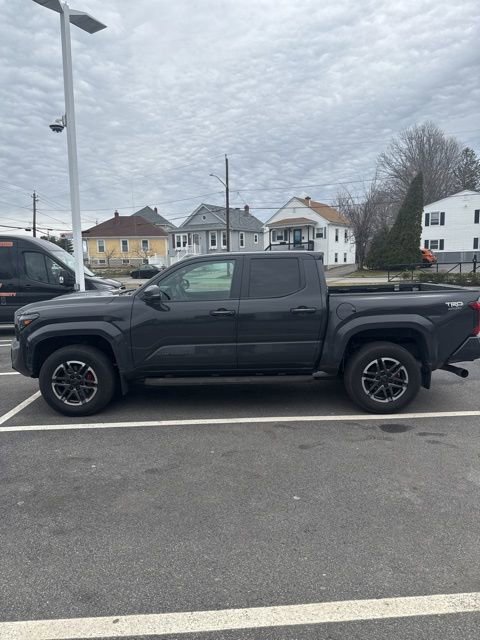 Used 2024 Toyota Tacoma TRD Sport w/ TRD Sport Upgrade Package image 2