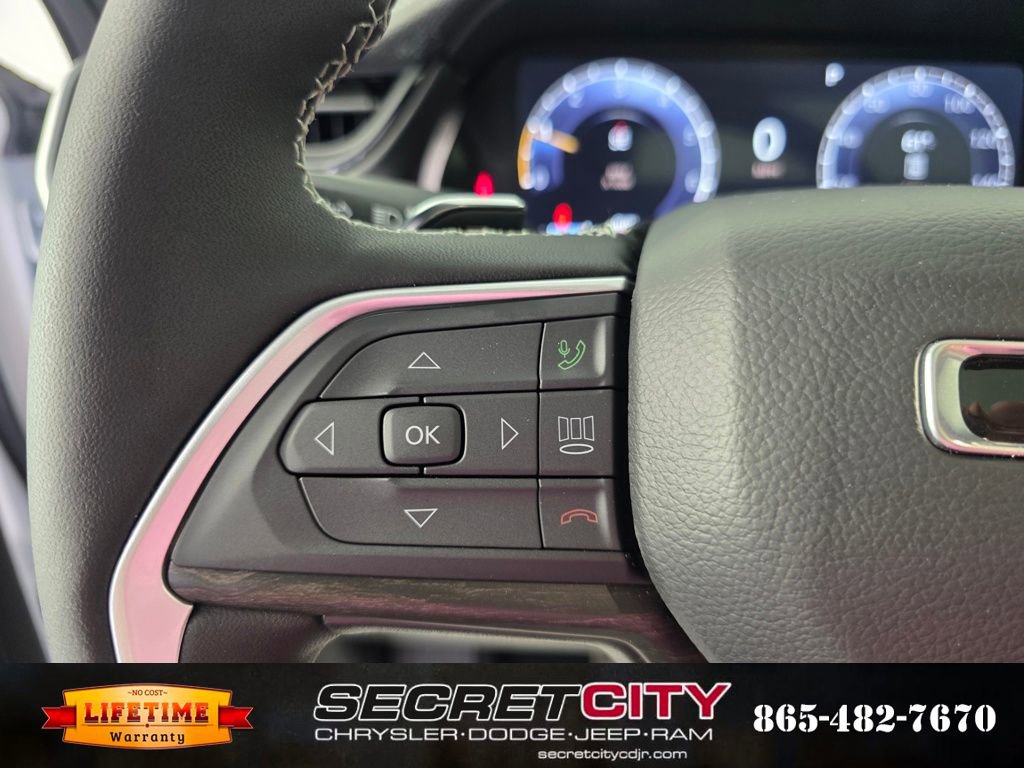 New 2026 Jeep Grand Cherokee Altitude image 17