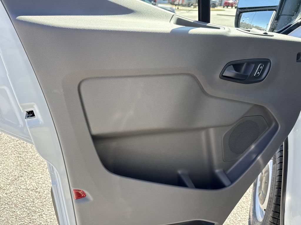 New 2026 Ford Transit 250 148 Medium Roof RWD image 10