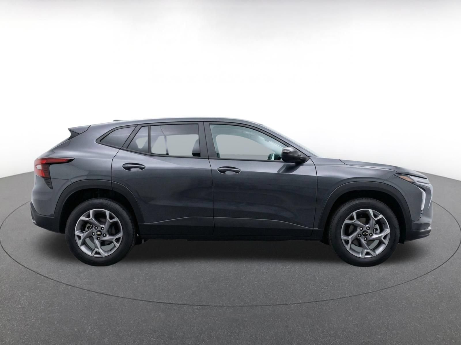Used 2025 Chevrolet Trax LT FWD image 10