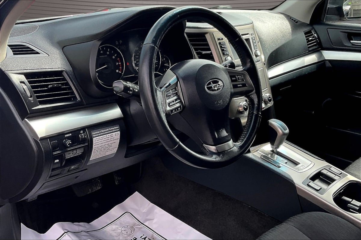 Used 2012 Subaru Outback 2.5i Premium AWD/4WD image 16