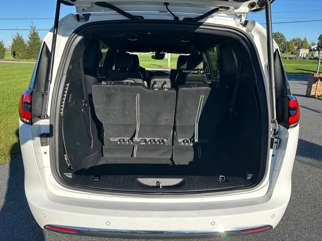 Used 2025 Chrysler Pacifica Select FWD image 21