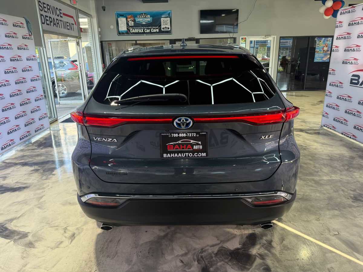 Used 2023 Toyota Venza XLE AWD/4WD image 11