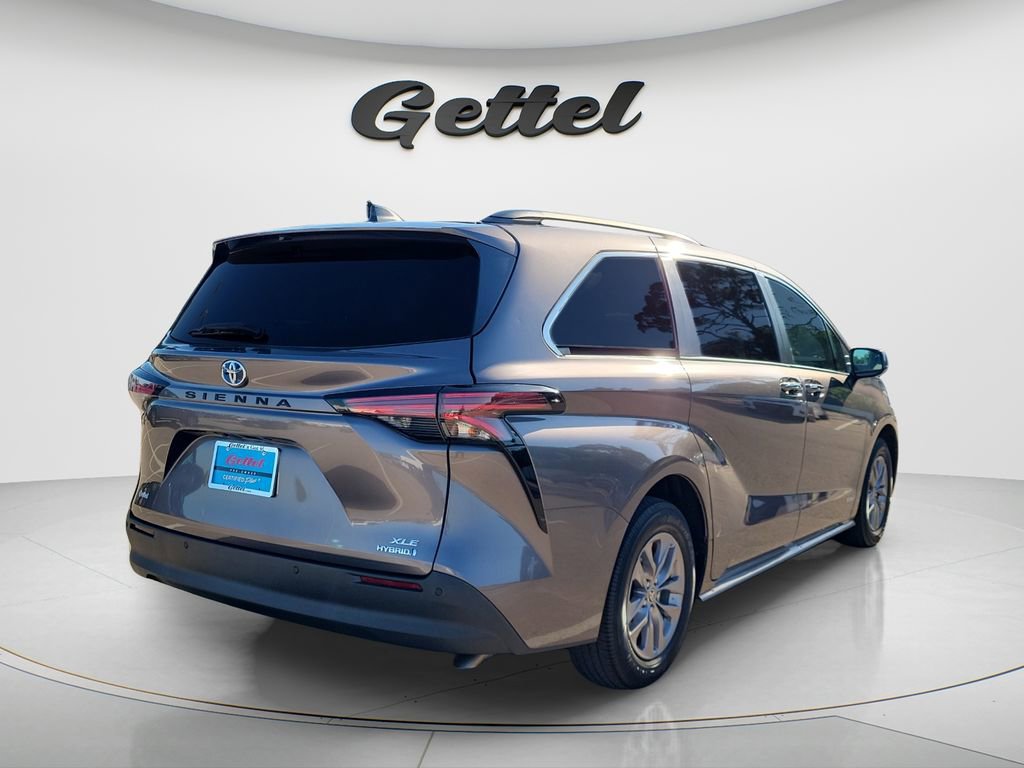 Used 2021 Toyota Sienna XLE FWD image 5