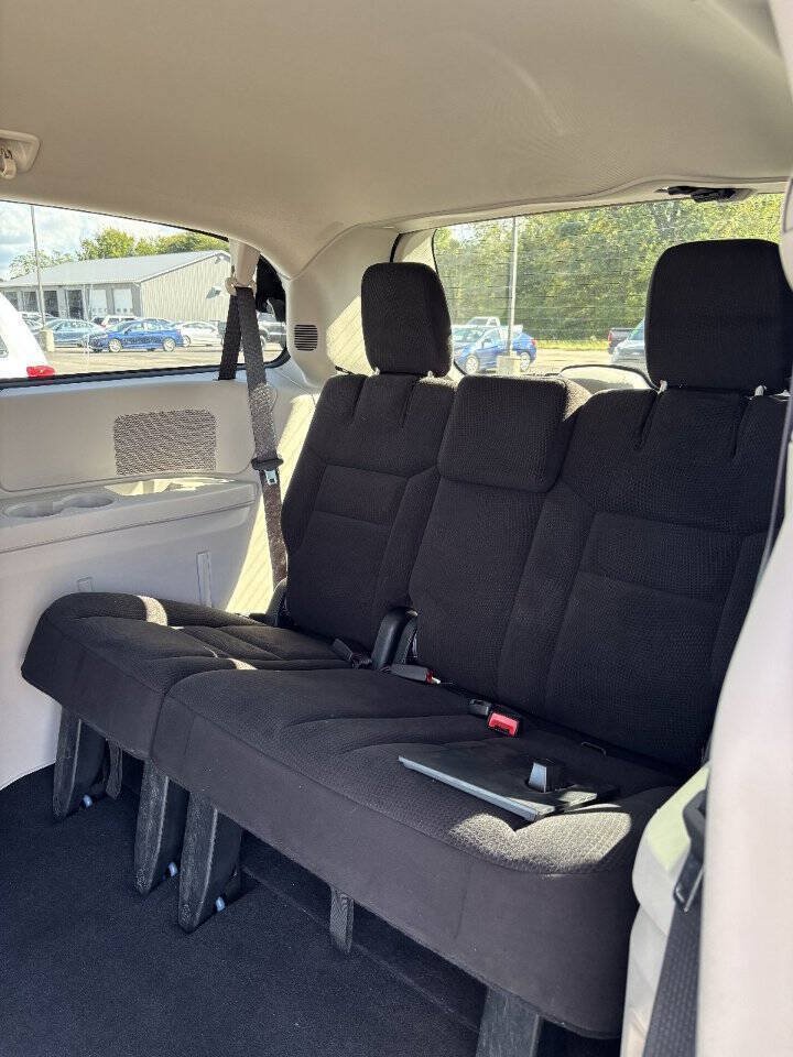 Used 2014 Dodge Grand Caravan SE w/ Quick Order Package 29E SE FWD image 8