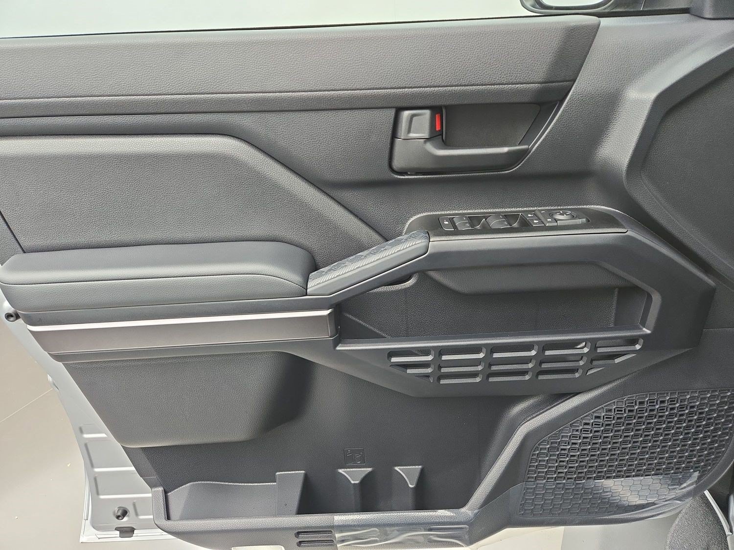 New 2026 Toyota 4Runner SR5 AWD/4WD image 17