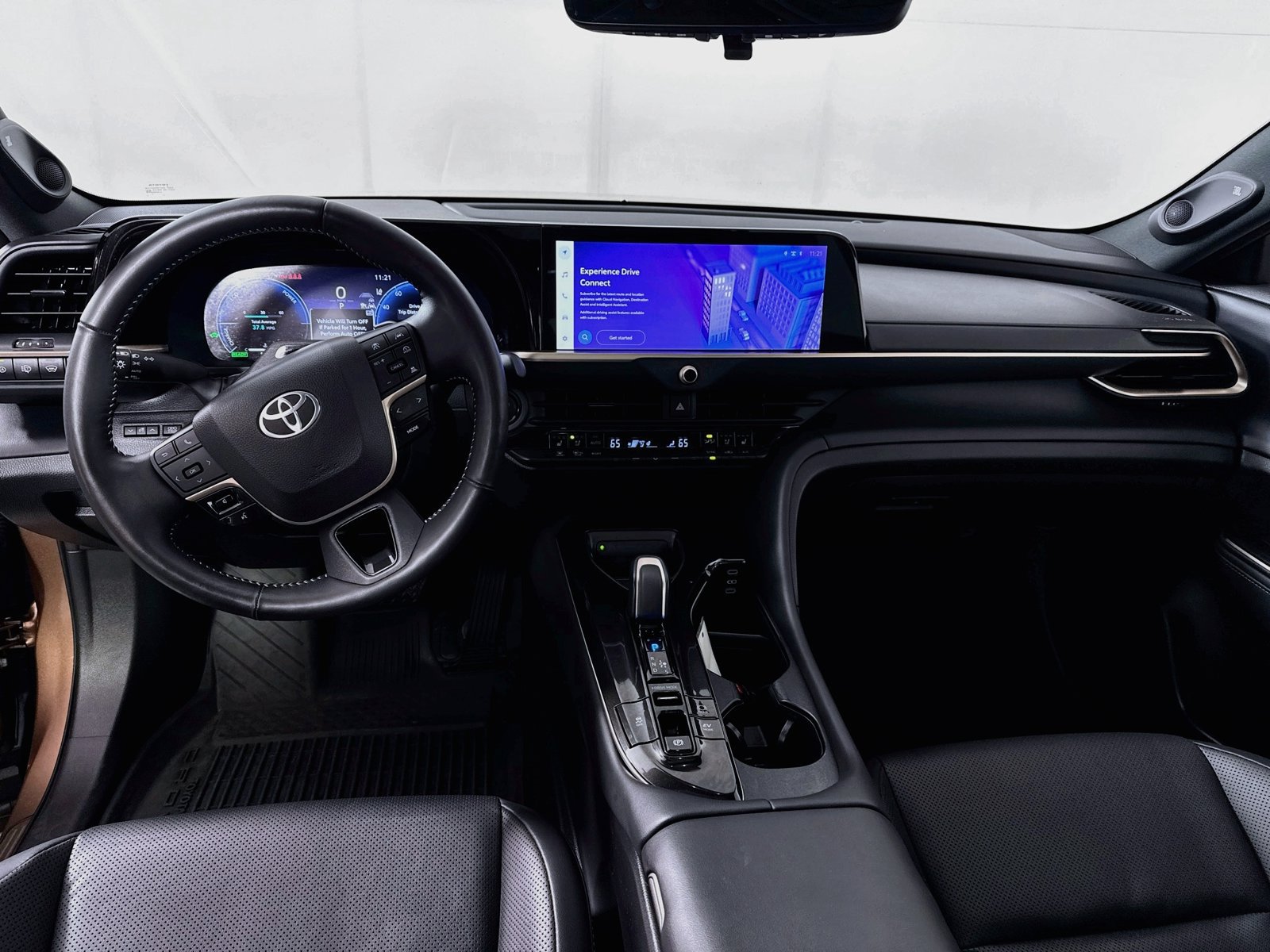 Certified 2025 Toyota Crown Signia w/ Advanced Technology Package AWD/4WD image 19