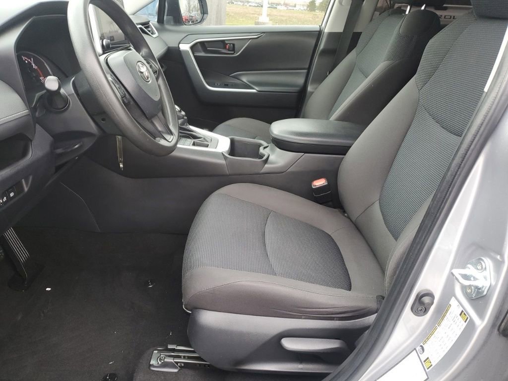 Used 2023 Toyota RAV4 LE image 22