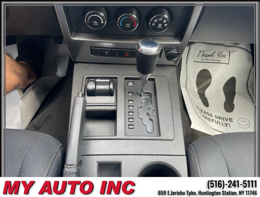 Used 2011 Jeep Liberty Sport image 17