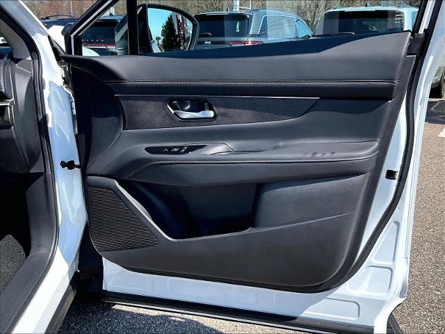 Certified 2025 Nissan Murano SV image 12