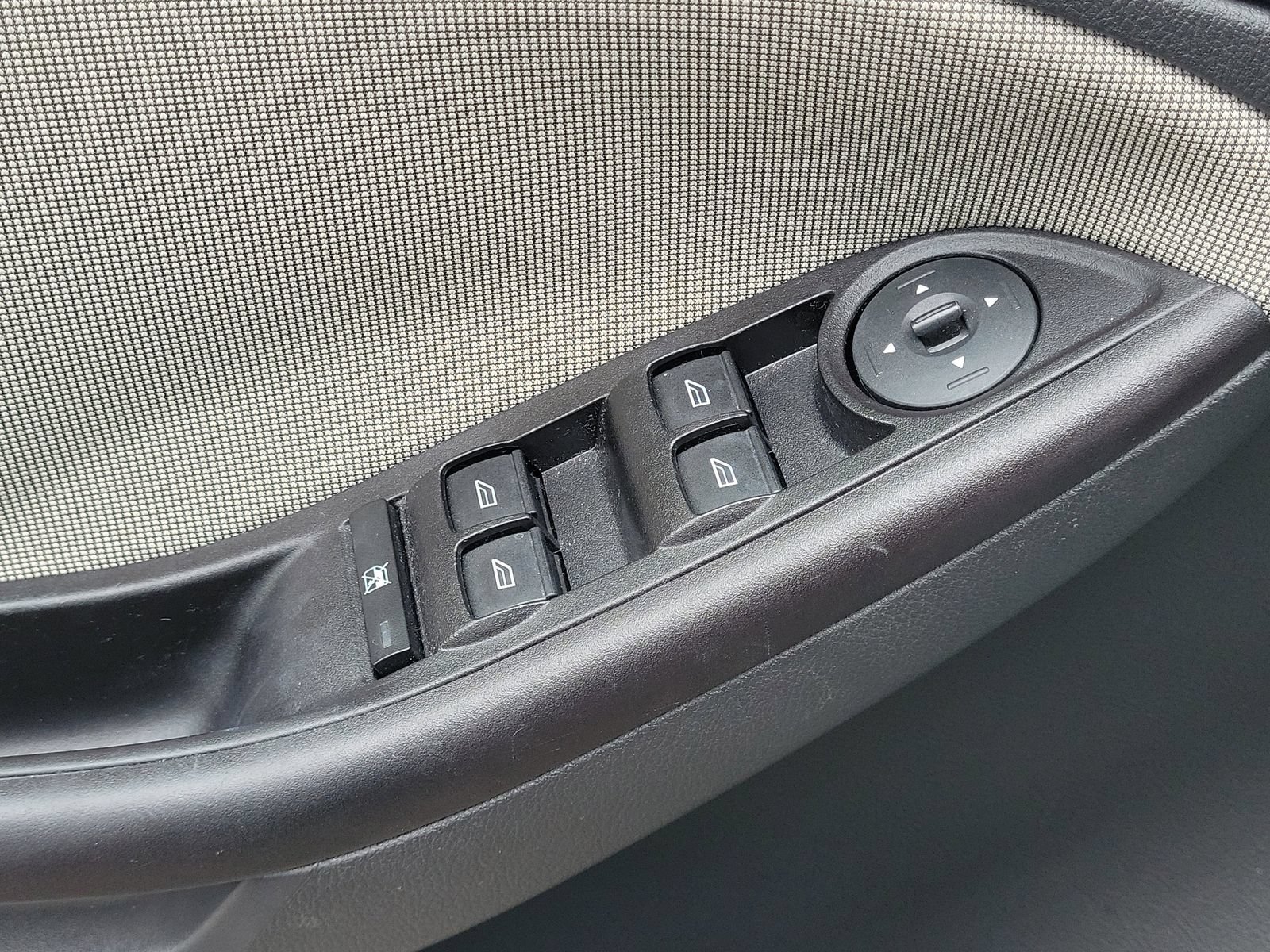 Used 2012 Ford Focus SE FWD image 16
